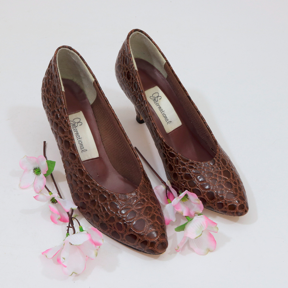 QS International Brown Snake Skin Pumps US 7B